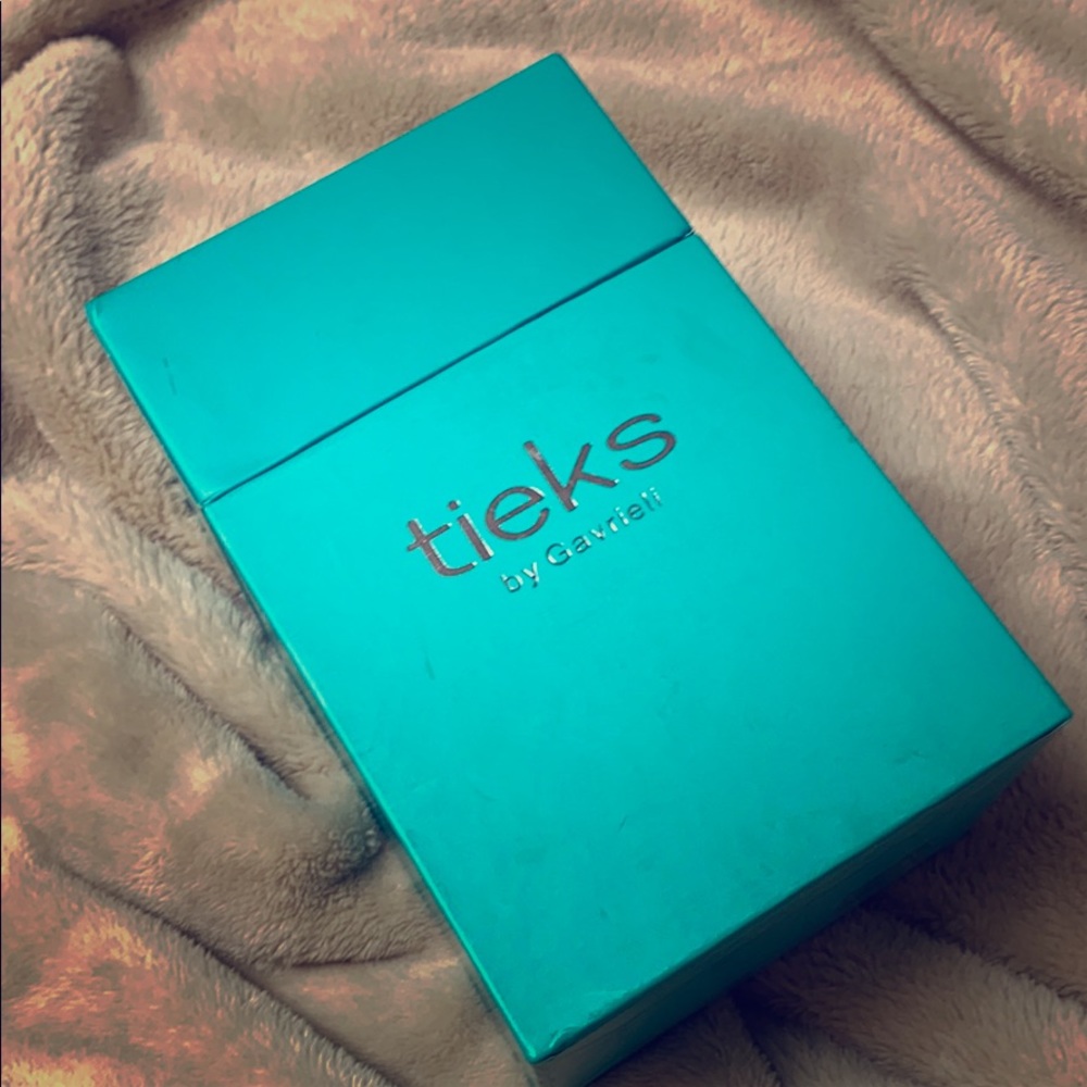 Tieks box